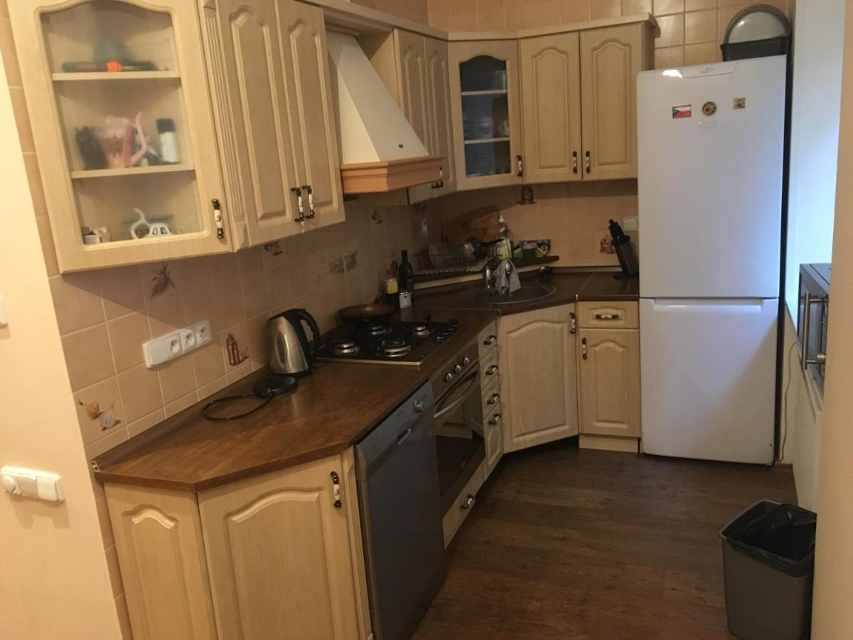 Apartman Plus Kv Κάρλοβι Βάρι Εξωτερικό φωτογραφία